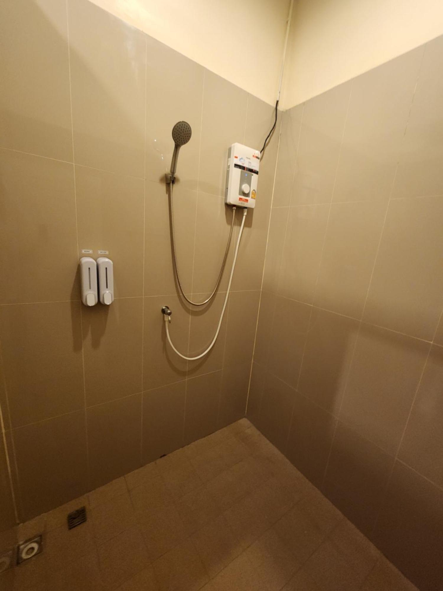 Skypearl Guesthouse & Pub 코타오 외부 사진